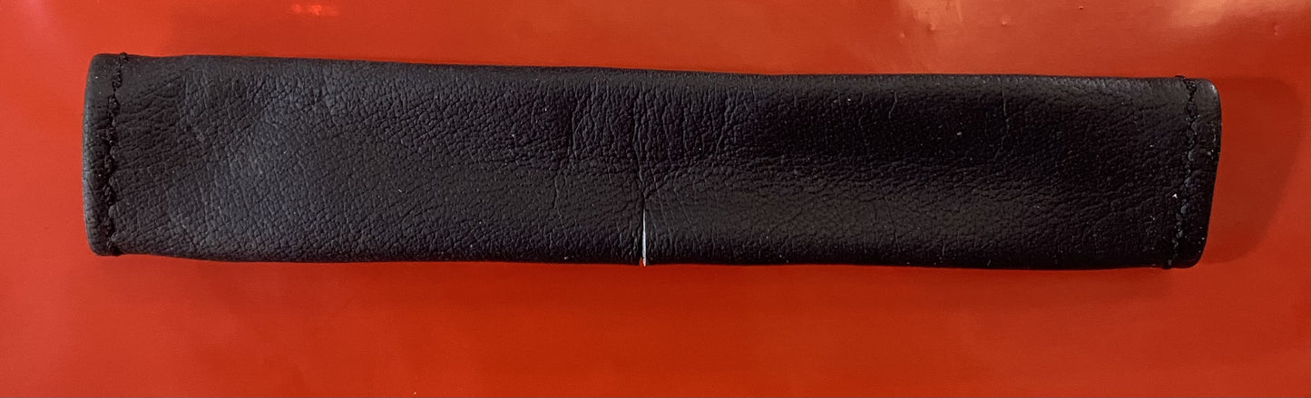 Closed Curb Chain Guard -Black