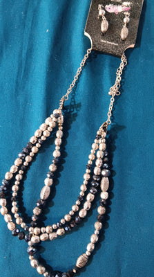 Blazin Roxx 3 piece Necklace & Earrings