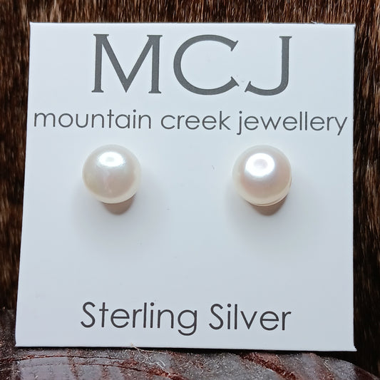 MCJ Pearl Stud Earrings