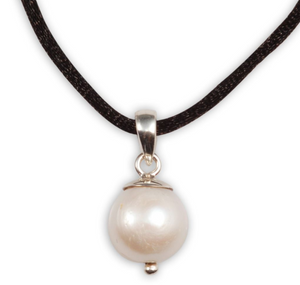 MCJ Pearl Pendant Necklace